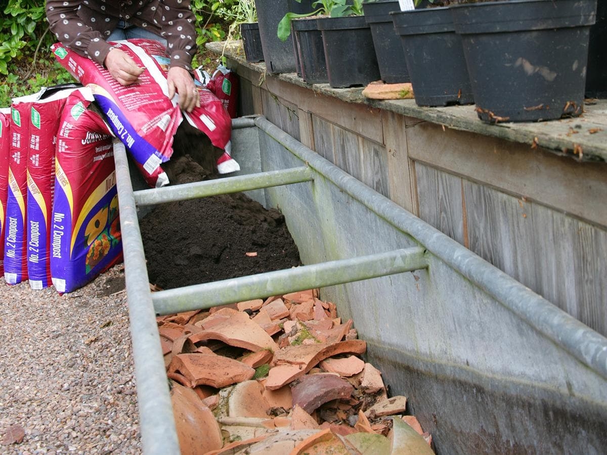 Grote plantenbak vullen duur? Gebruik deze 5 (gratis) materialen
