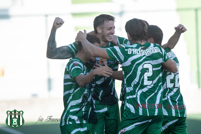 Lig lideri Real Forio kalesini savunuyor: Sessana "Calise" stadına varıyor.