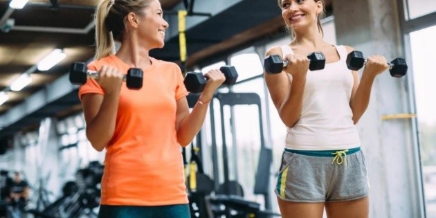 Jakim powszechnym chorobom zapobiegają regularne treningi siłowe?