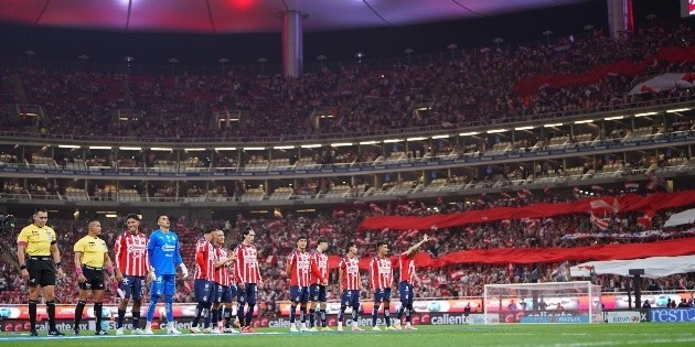 «Чивас» встречается с Серхио Рамосом: как команда выступила против международных звёзд в Лиге MX