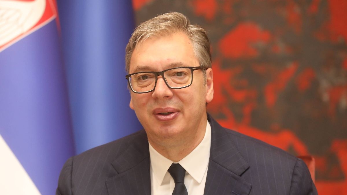 Termine für beides noch offen: Serbiens Präsident Vucic kündigt Rücktritt und Neuwahlen an