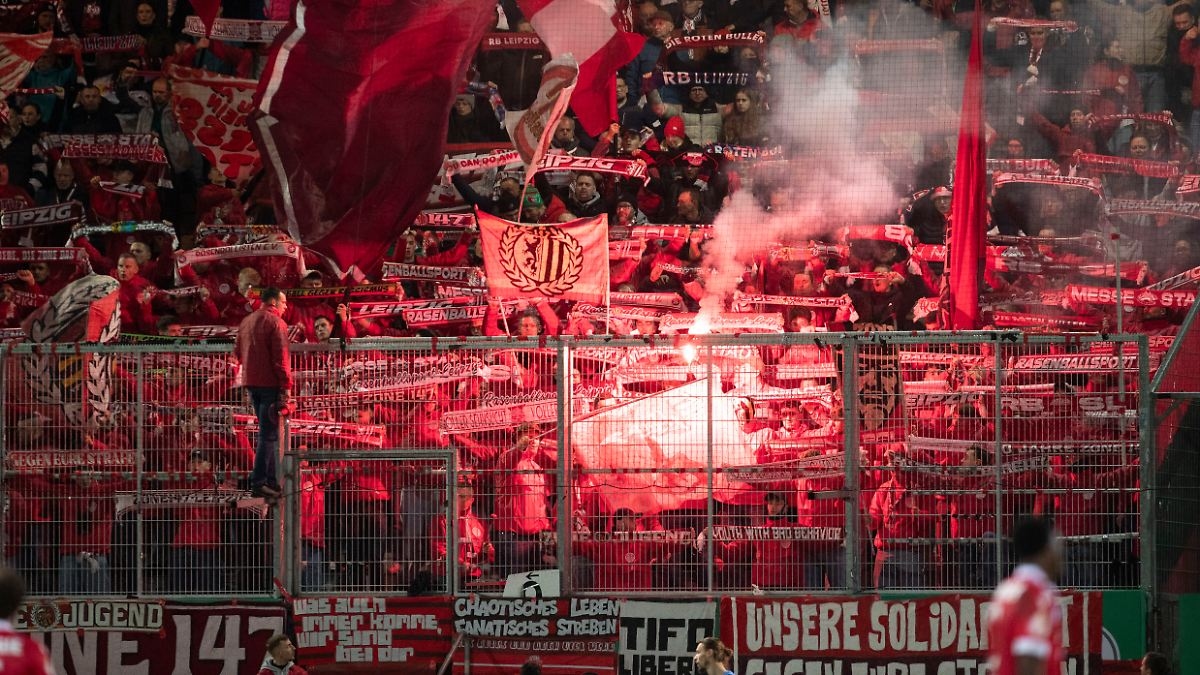 Leipzig taraftarı hayatını kaybetti: Ölüm, Cottbus'taki kupa mücadelesini gölgeledi