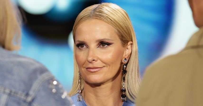 Elle se dit : « Tu risques de perdre des gens qui se sont assis à ta table. »