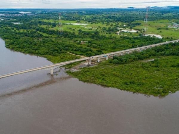 O governo destina mais de US$ 200 milhões para garantir a navegabilidade do Rio Magdalena.