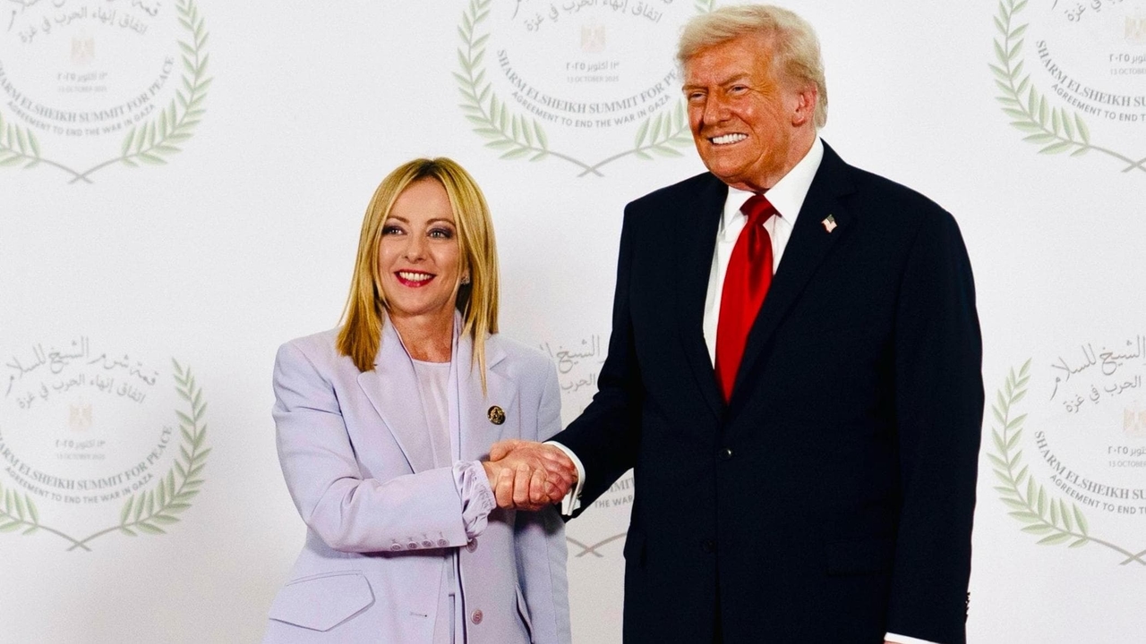 Trump nazwał książkę Meloni „inspiracją dla każdego” i zamieścił link do jej zakupu. „Dziękuję, przyjacielu”.