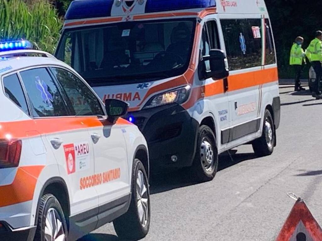 Rovello Porro - Scontro tra auto a Rovello Porro, due persone finiscono in ospedale - Archivio - Varese News